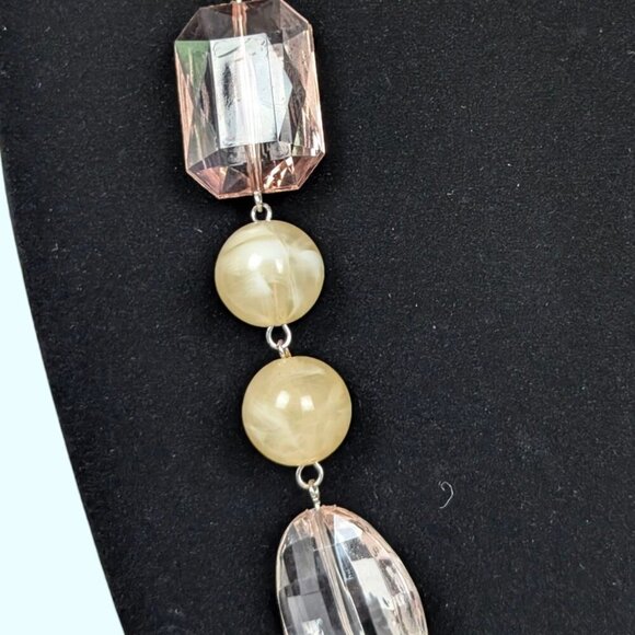 Vintage Lucite & Acrylic Beaded Necklace - Picture 3 of 7